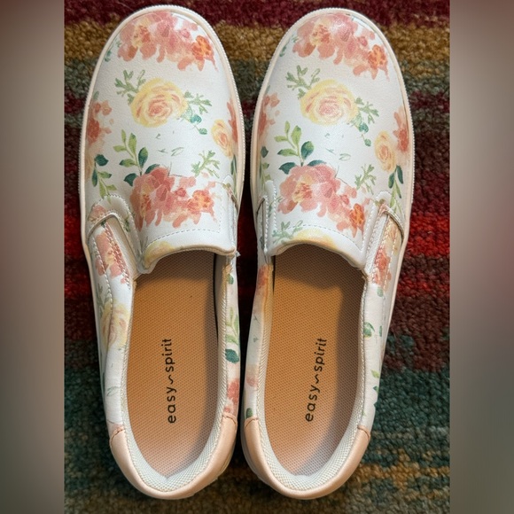 Easy Spirt slip ons - Picture 1 of 2